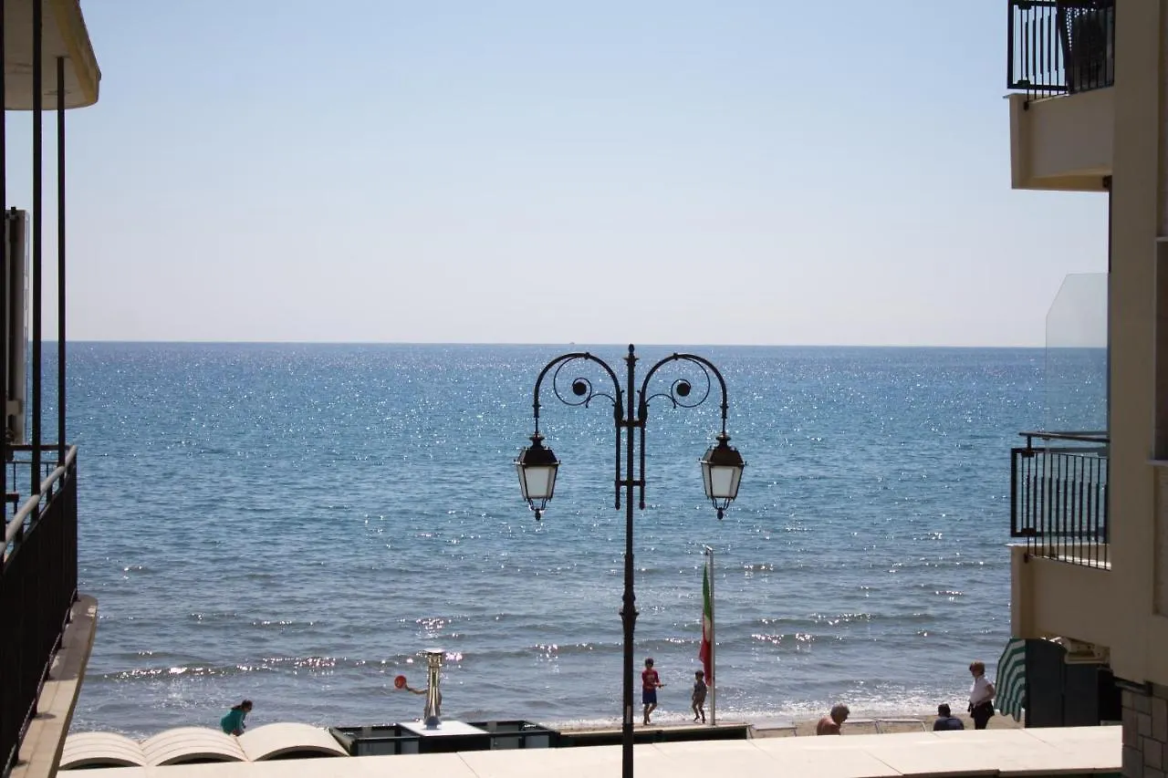 Aparthotel Residence Fanny Alassio