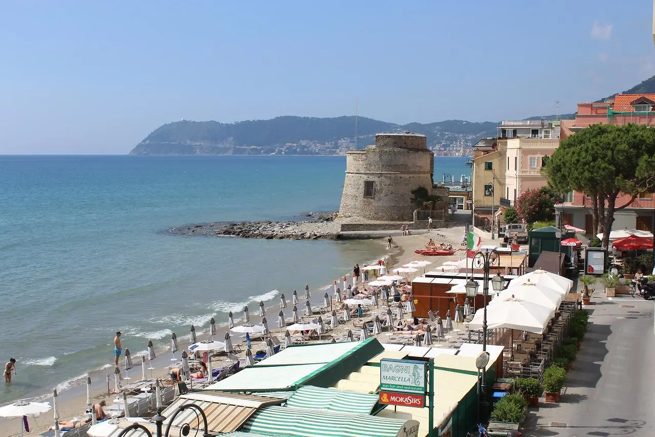 Residence Fanny Alassio 2*,  Italy